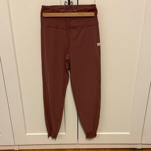 Vuori Women’s Mauve Jogger Pants